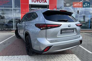 Внедорожник / Кроссовер Toyota Highlander 2024 в 