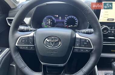 Внедорожник / Кроссовер Toyota Highlander 2024 в 