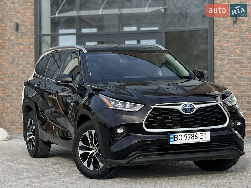 Позашляховик / Кросовер Toyota Highlander 2021 в Тернополі