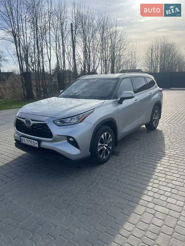 Внедорожник / Кроссовер Toyota Highlander 2022 в 