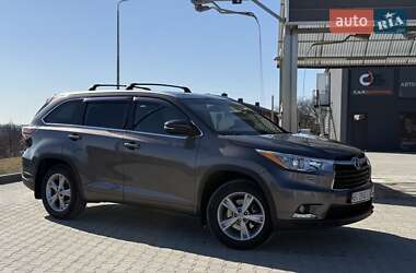 Внедорожник / Кроссовер Toyota Highlander 2014 в 