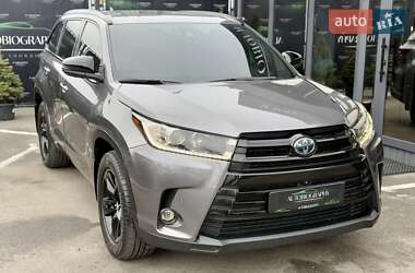 Внедорожник / Кроссовер Toyota Highlander 2019 в 