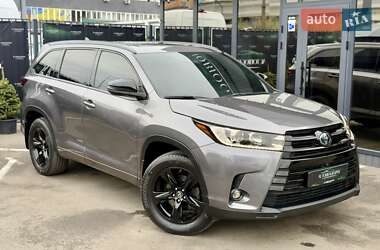 Внедорожник / Кроссовер Toyota Highlander 2019 в 