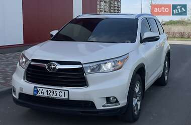 Внедорожник / Кроссовер Toyota Highlander 2015 в 