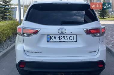 Внедорожник / Кроссовер Toyota Highlander 2015 в 