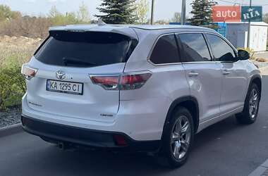 Внедорожник / Кроссовер Toyota Highlander 2015 в 