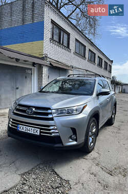 Внедорожник / Кроссовер Toyota Highlander 2017 в 