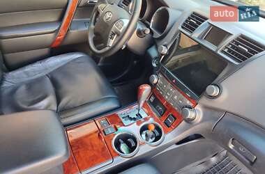 Внедорожник / Кроссовер Toyota Highlander 2011 в 