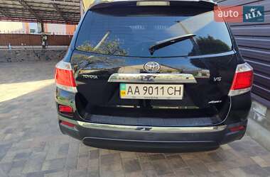 Внедорожник / Кроссовер Toyota Highlander 2011 в 