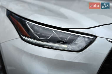 Внедорожник / Кроссовер Toyota Highlander 2020 в 