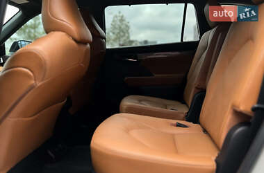 Внедорожник / Кроссовер Toyota Highlander 2020 в 