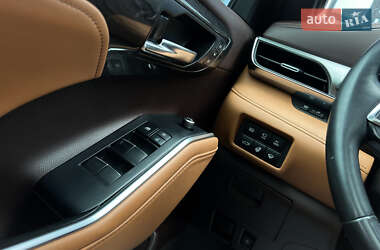 Внедорожник / Кроссовер Toyota Highlander 2020 в 