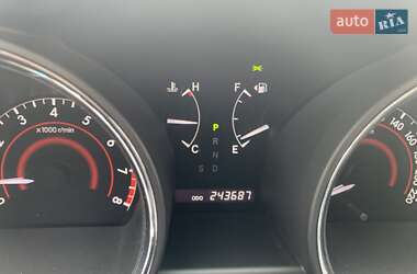 Внедорожник / Кроссовер Toyota Highlander 2011 в 