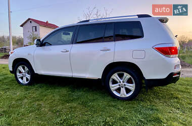 Позашляховик / Кросовер Toyota Highlander 2011 в 
