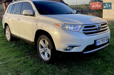 Позашляховик / Кросовер Toyota Highlander 2011 в 