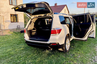 Позашляховик / Кросовер Toyota Highlander 2011 в 