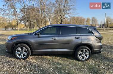 Позашляховик / Кросовер Toyota Highlander 2017 в 