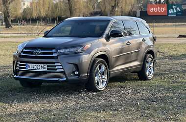Внедорожник / Кроссовер Toyota Highlander 2017 в Белой Церкви