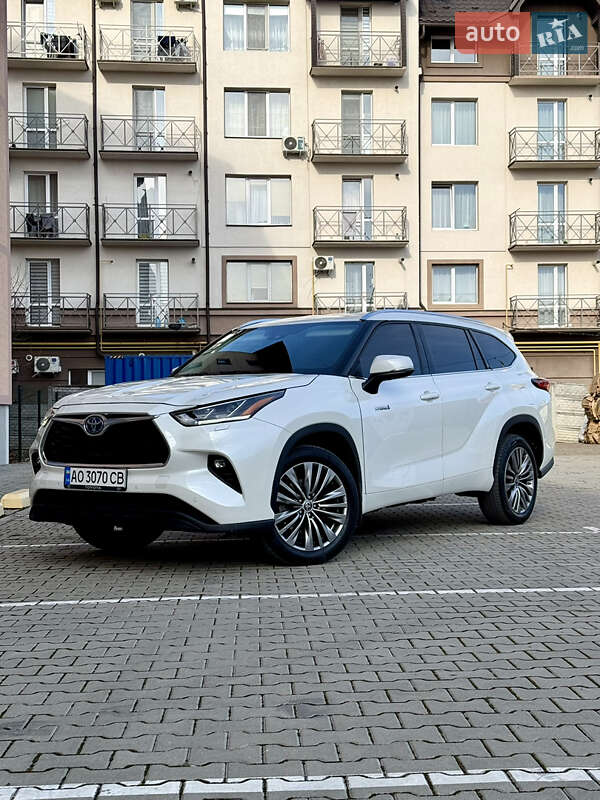Toyota Highlander 2021