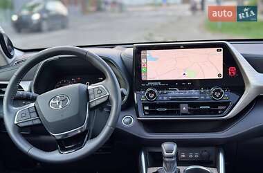 Позашляховик / Кросовер Toyota Highlander 2024 в 