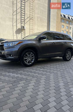 Позашляховик / Кросовер Toyota Highlander 2014 в Києві