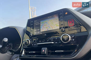 Внедорожник / Кроссовер Toyota Highlander 2020 в 