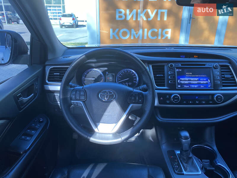 Позашляховик / Кросовер Toyota Highlander 2019 в Дніпрі