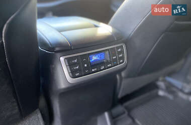 Внедорожник / Кроссовер Toyota Highlander 2019 в 
