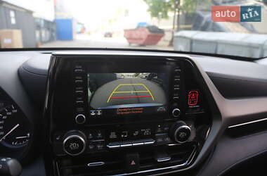 Внедорожник / Кроссовер Toyota Highlander 2020 в 