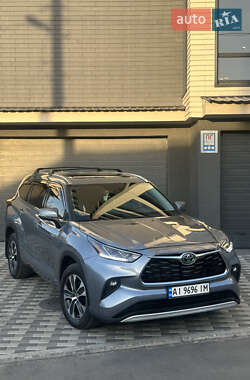 Позашляховик / Кросовер Toyota Highlander 2021 в Білій Церкві