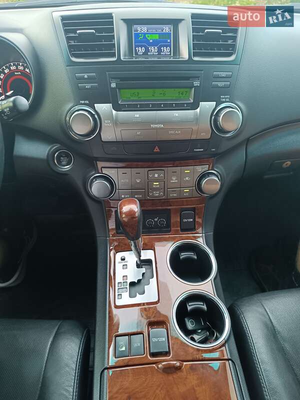 Внедорожник / Кроссовер Toyota Highlander 2011 в Кривом Роге фото 9 Внедорожник / Кроссовер Toyota Highlander 2011 в Кривом Роге