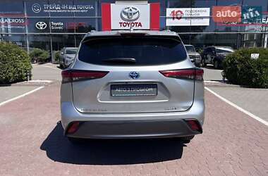 Позашляховик / Кросовер Toyota Highlander 2023 в 