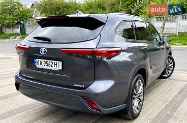 Позашляховик / Кросовер Toyota Highlander 2021 в 