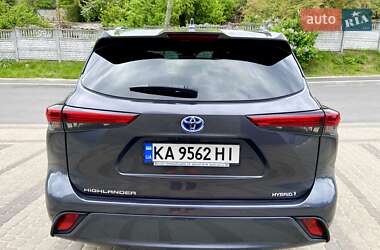 Позашляховик / Кросовер Toyota Highlander 2021 в 