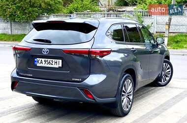 Позашляховик / Кросовер Toyota Highlander 2021 в 