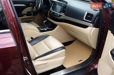 Внедорожник / Кроссовер Toyota Highlander 2014 в 