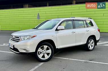 Позашляховик / Кросовер Toyota Highlander 2013 в 