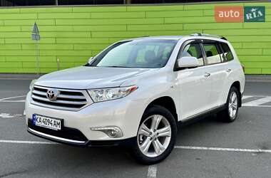Позашляховик / Кросовер Toyota Highlander 2013 в 