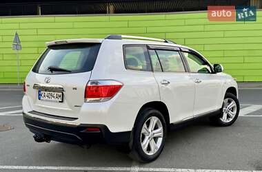 Позашляховик / Кросовер Toyota Highlander 2013 в 
