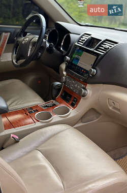 Внедорожник / Кроссовер Toyota Highlander 2008 в 