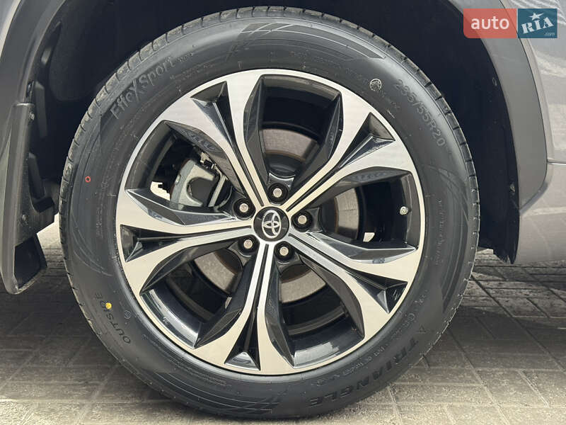 Позашляховик / Кросовер Toyota Highlander 2023 в Києві