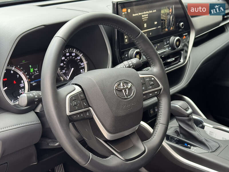 Позашляховик / Кросовер Toyota Highlander 2023 в Києві