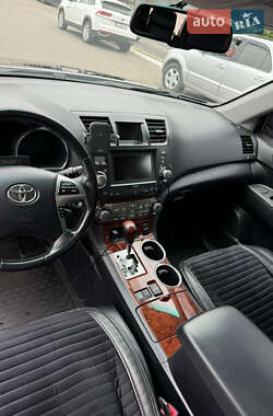 Внедорожник / Кроссовер Toyota Highlander 2012 в Кременчуге