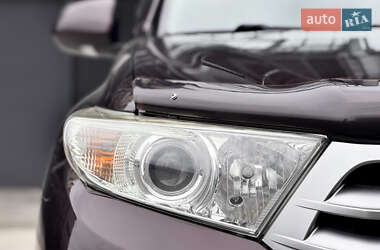 Внедорожник / Кроссовер Toyota Highlander 2012 в 