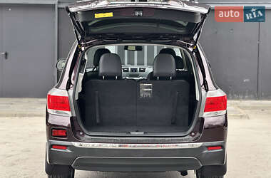 Внедорожник / Кроссовер Toyota Highlander 2012 в 
