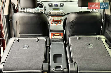 Внедорожник / Кроссовер Toyota Highlander 2012 в 