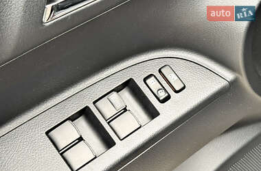 Внедорожник / Кроссовер Toyota Highlander 2012 в 