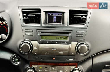 Внедорожник / Кроссовер Toyota Highlander 2012 в 