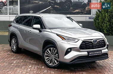 Внедорожник / Кроссовер Toyota Highlander 2021 в Черновцах