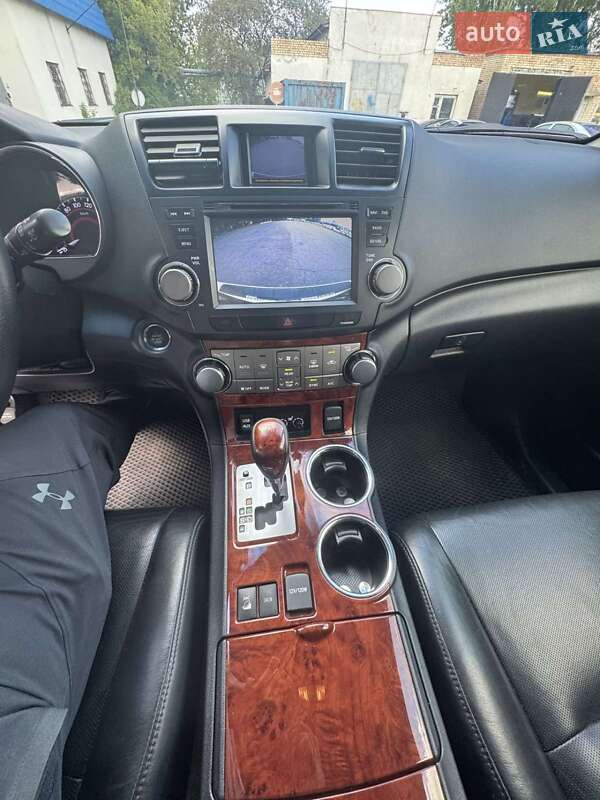 Внедорожник / Кроссовер Toyota Highlander 2013 в Киеве